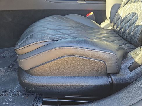 Used 2024 Mercedes-Benz S 580 S 580 image 25