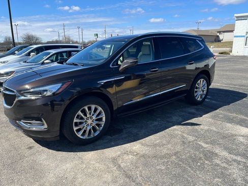 Used 2018 Buick Enclave Premium w/ Experience Buick Package image 6