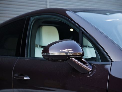 New 2026 Porsche Macan image 17