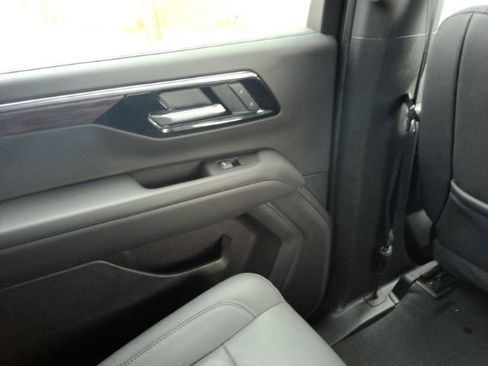 Used 2025 Chevrolet Tahoe LT image 32