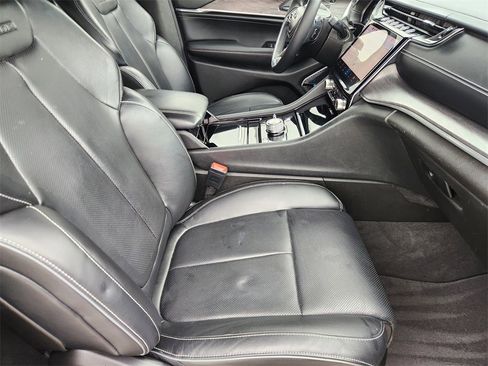 Used 2021 Jeep Grand Cherokee L Overland w/ Luxury Tech Group IV image 14