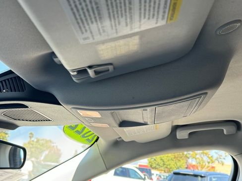 Used 2022 Ford Escape SE image 21