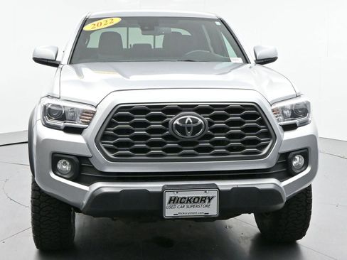 Used 2022 Toyota Tacoma TRD Off-Road w/ Technology Package AWD/4WD image 2