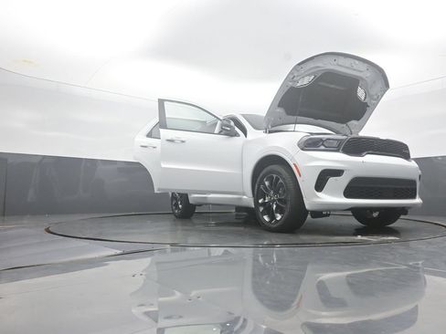 Used 2024 Dodge Durango GT AWD/4WD image 32