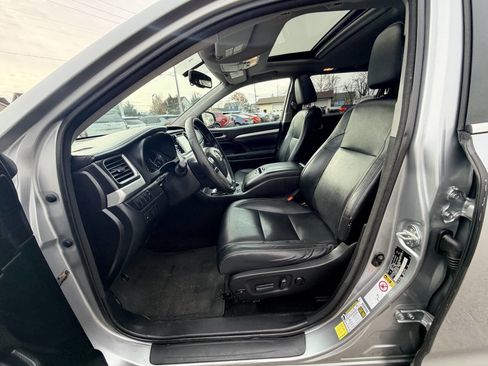 Used 2015 Toyota Highlander XLE image 48