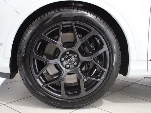 New 2026 Audi SQ7 Prestige image 14