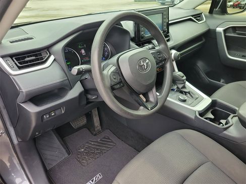 Used 2019 Toyota RAV4 LE image 15