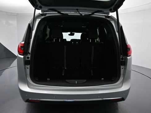 New 2026 Chrysler Pacifica Select image 25