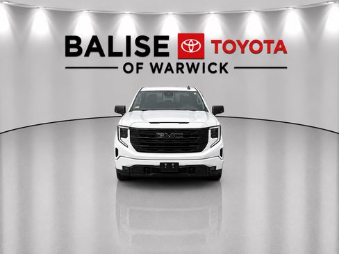 Used 2022 GMC Sierra 1500 Elevation AWD/4WD image 2