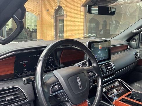 Used 2021 Lincoln Navigator Reserve AWD/4WD image 12