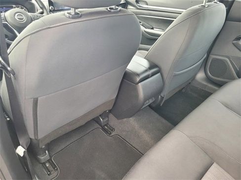 Used 2023 Nissan Altima 2.5 SV image 14