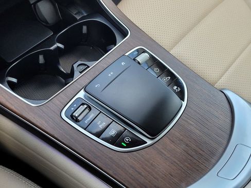 Used 2022 Mercedes-Benz GLC 300 w/ Multimedia Package Lite image 22