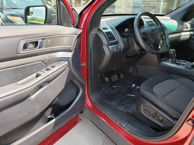 Used 2019 Ford Explorer XLT AWD/4WD image 10
