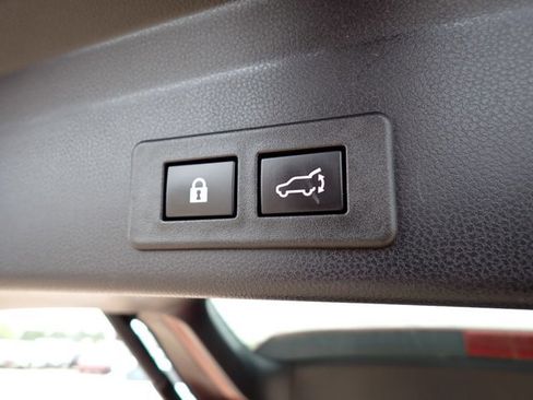 Certified 2023 Subaru Ascent Limited w/ Technology Package image 9