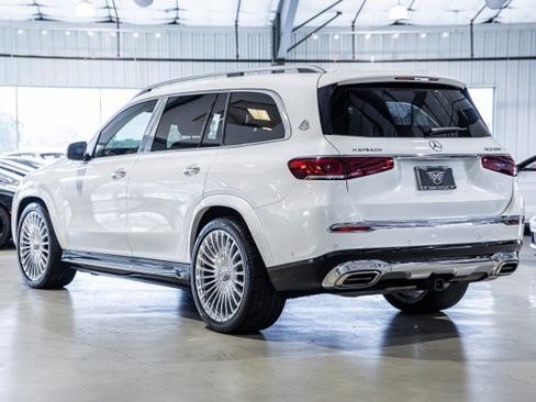 Used 2023 Mercedes-Benz Maybach GLS 600 4MATIC image 4