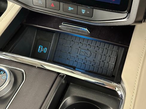 Used 2023 Ford Expedition Platinum image 21