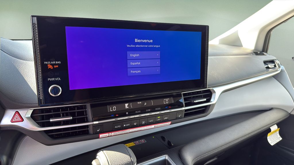Used 2026 Toyota Sienna XLE FWD image 33