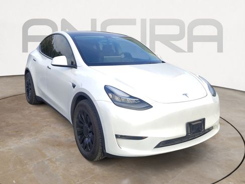 Used 2023 Tesla Model Y Long Range AWD/4WD image 2