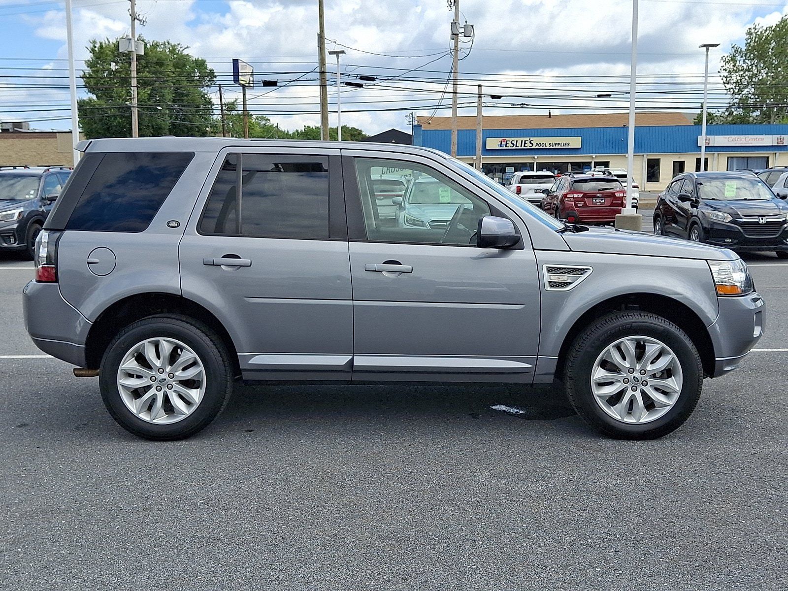 Used 2013 Land Rover LR2 AWD/4WD image 4