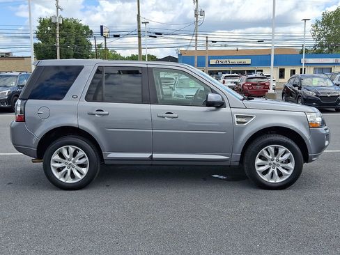 Used 2013 Land Rover LR2 AWD/4WD image 4