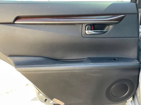 Used 2014 Lexus ES 350 w/ Premium Package FWD image 24