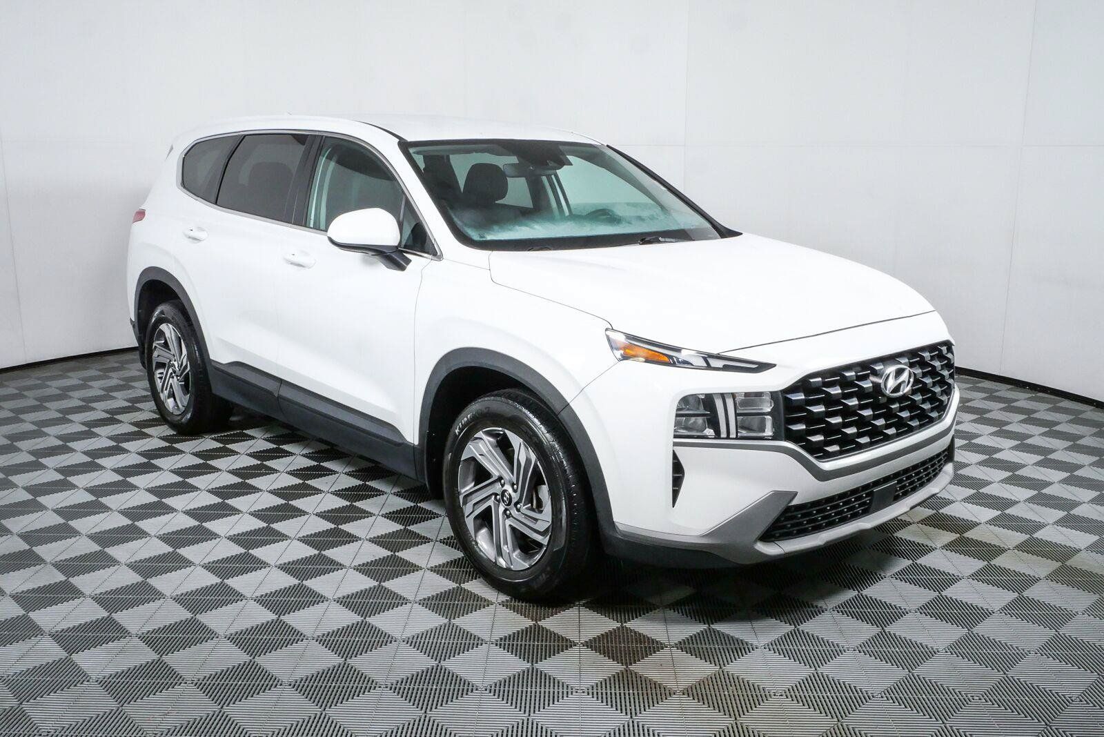 Used 2023 Hyundai Santa Fe SE FWD image 1