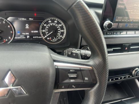 Used 2023 Mitsubishi Outlander ES AWD/4WD image 22