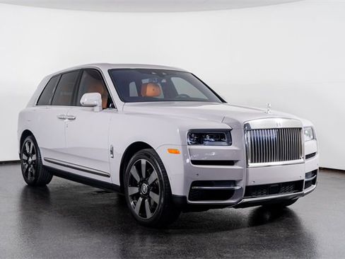 Used 2023 Rolls-Royce Cullinan image 4