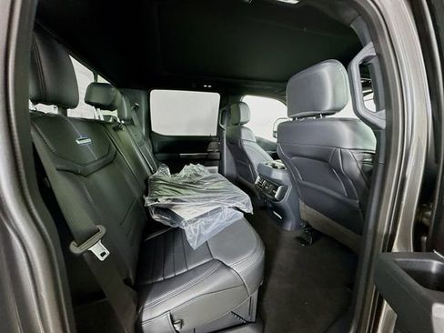 New 2026 Ford F450 Platinum w/ FX4 Off-Road Package image 29