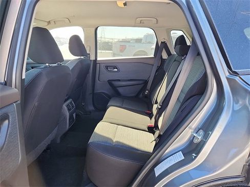 Used 2023 Nissan Rogue SV image 6
