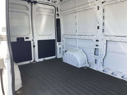 Used 2025 RAM ProMaster 2500 w/ Convenience Group FWD image 16