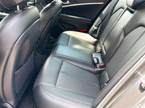 Used 2021 Genesis G70 2.0T AWD/4WD image 22