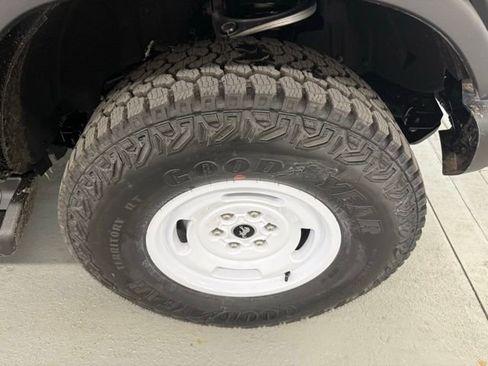 New 2025 Ford Bronco Heritage Edition image 5