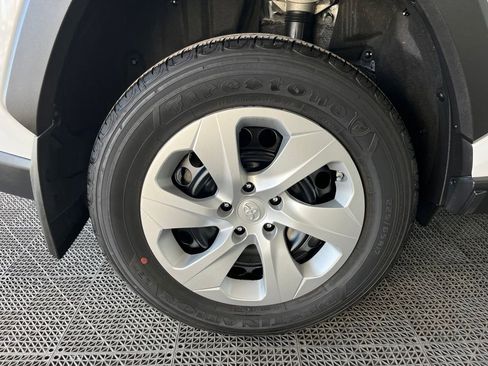 Used 2024 Toyota RAV4 LE AWD/4WD image 26