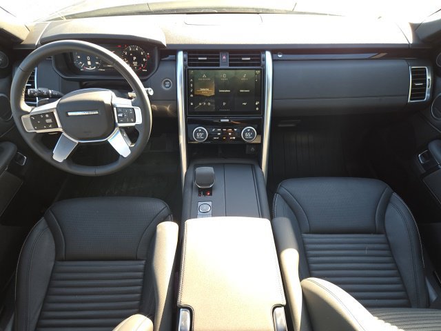 Used 2025 Land Rover Discovery S AWD/4WD image 11