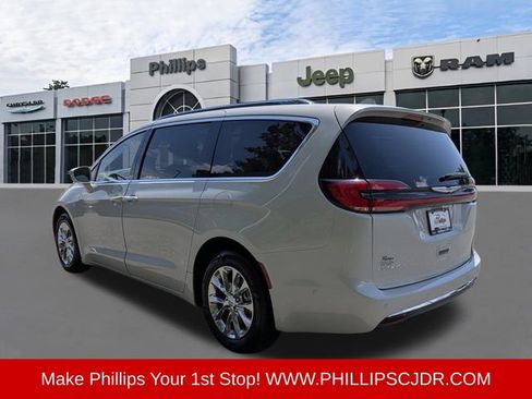 Certified 2021 Chrysler Pacifica Touring-L w/ Premium & Safety Sphere Group FWD image 5