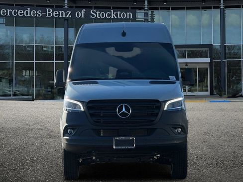 New 2026 Mercedes-Benz Sprinter 2500 image 9