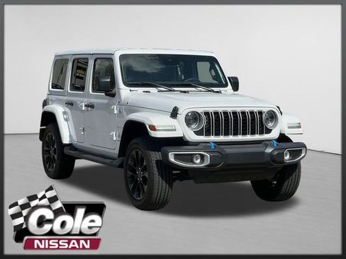 Used 2024 Jeep Wrangler Unlimited Sahara AWD/4WD image 1
