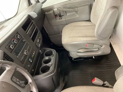 Used 2020 Chevrolet Express 3500 Extended w/ Driver Convenience Package RWD image 21