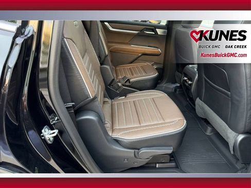 New 2026 GMC Acadia Denali Ultimate w/ LPO, Floor Liner Package AWD/4WD image 40