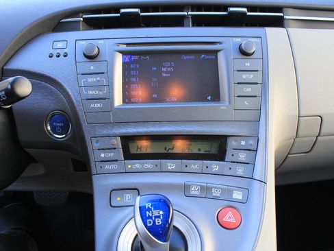 Used 2013 Toyota Prius Four image 20