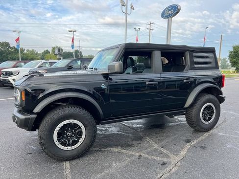 Used 2022 Ford Bronco Black Diamond w/ Sasquatch Package AWD/4WD image 3