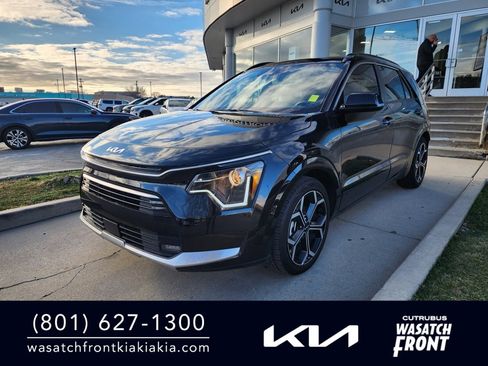 Used 2023 Kia Niro EX Touring image 1