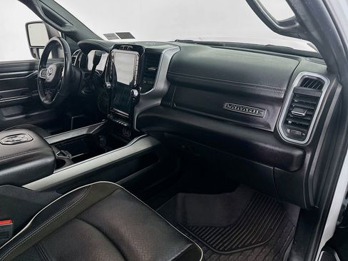 Used 2024 RAM 2500 Laramie w/ Sport Appearance Package image 32