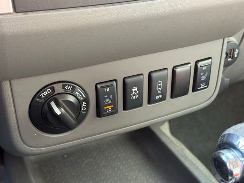 Used 2017 Nissan Frontier SV w/ SV Value Truck Package image 16