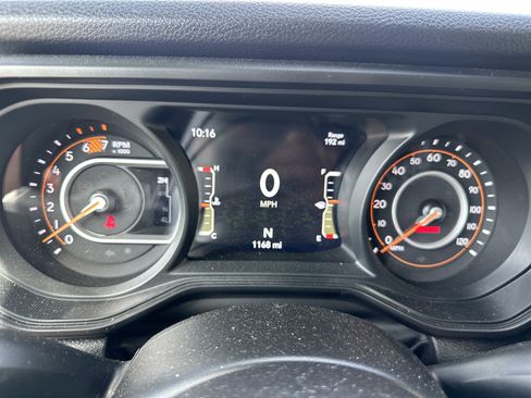 Used 2025 Jeep Wrangler Unlimited Sport AWD/4WD image 16