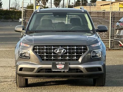 New 2026 Hyundai Venue SEL FWD image 3