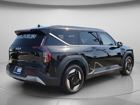 Used 2024 Kia EV9 Wind AWD/4WD image 7