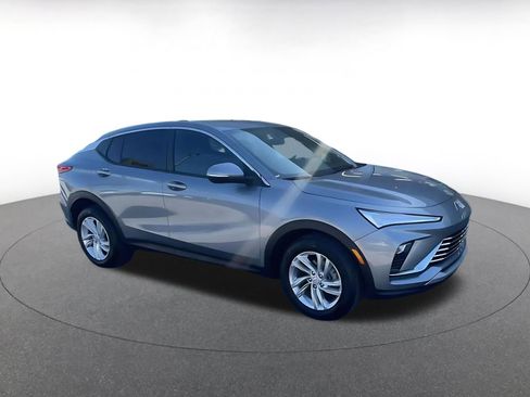 Used 2025 Buick Envista Preferred image 2