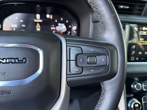 Used 2022 GMC Yukon Denali image 35